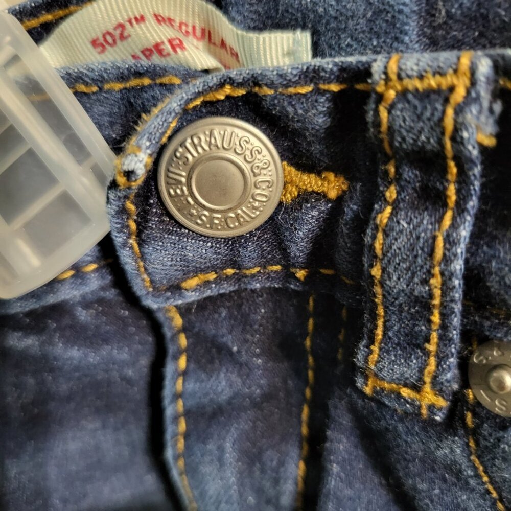 NWOT BOYS LEVIS 502 JEAN SHORTS SZ 4REG - Picture 2 of 7